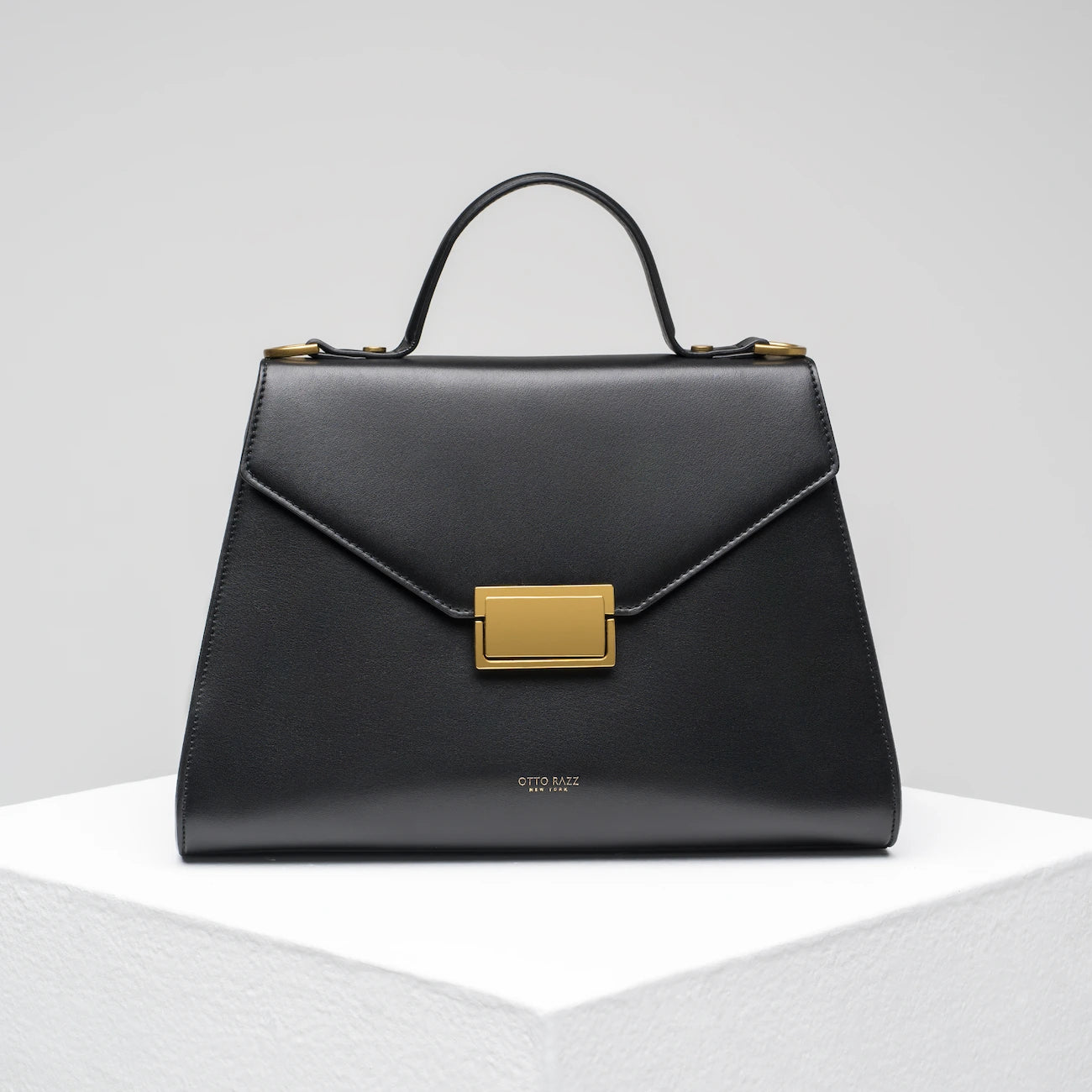 Bowery Bag In Smooth Black Apple Leather