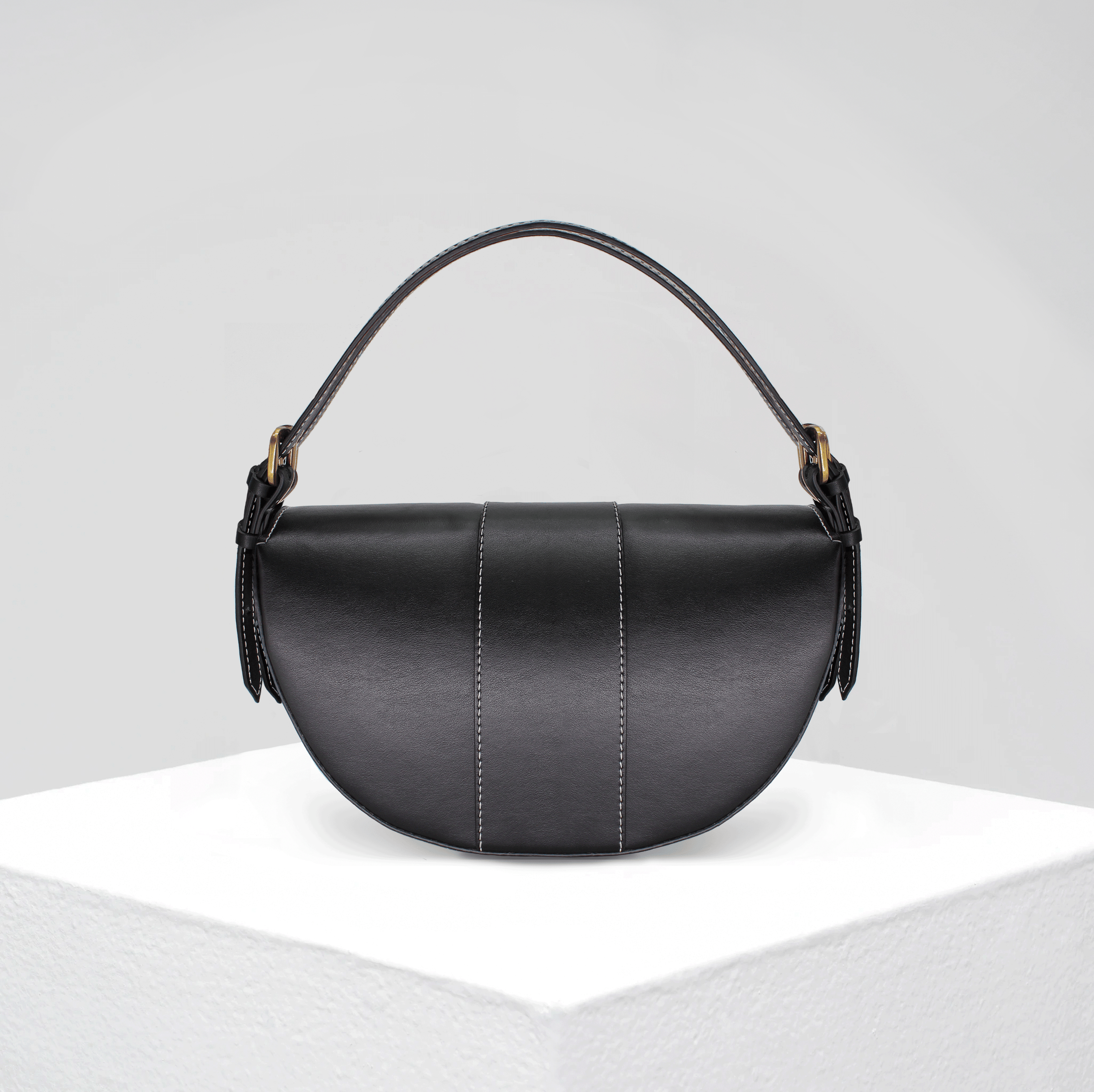 Madison Bag In Smooth Black Apple Leather