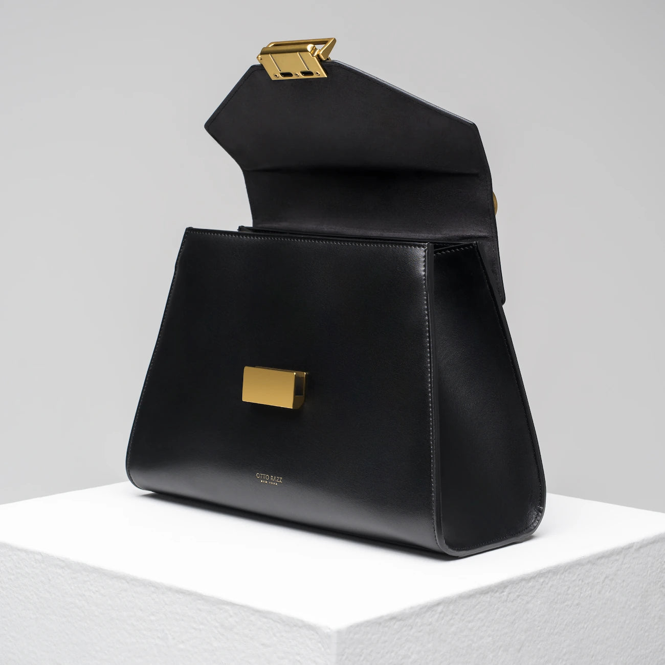 Bowery Bag In Smooth Black Apple Leather