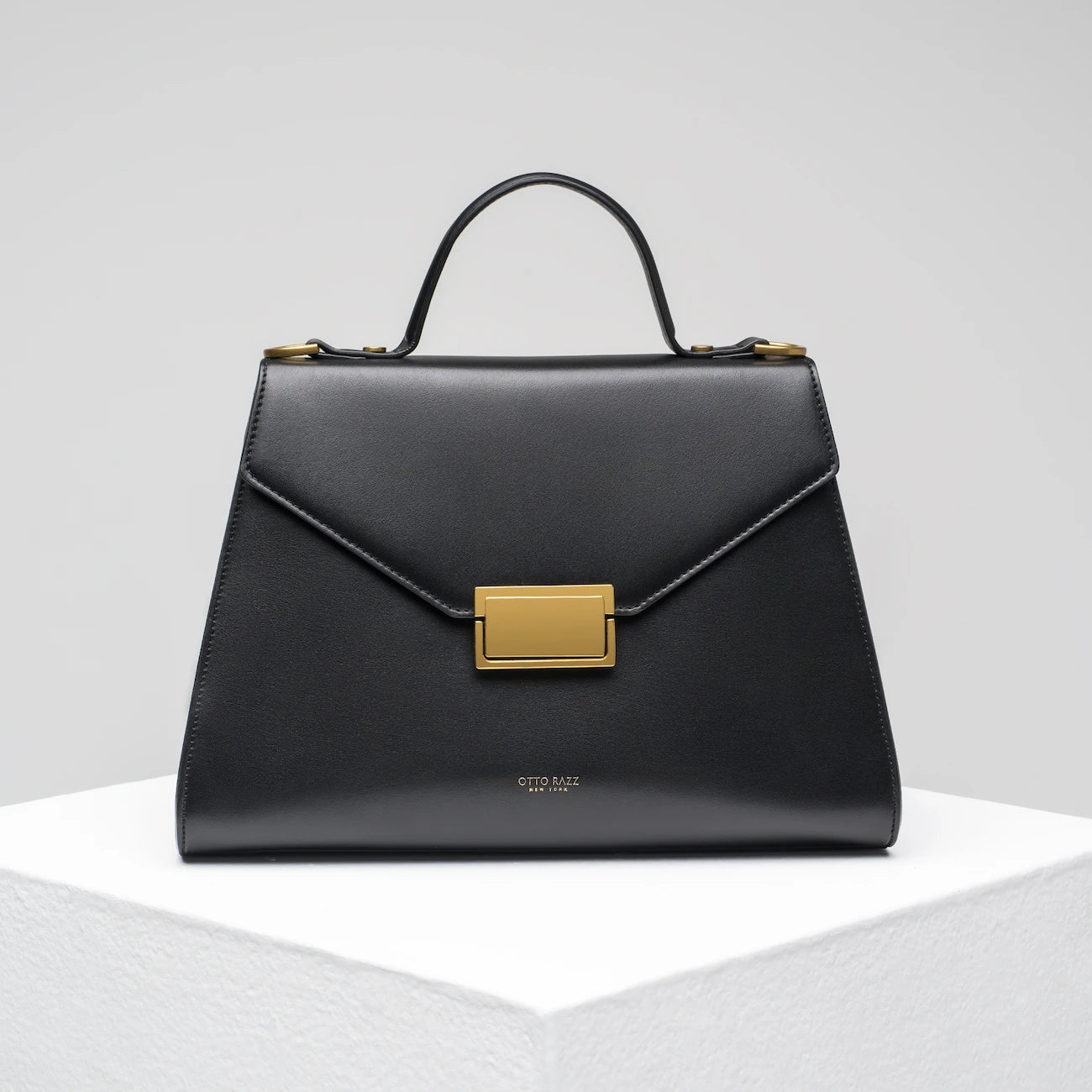 BOWERY BAG IN SMOOTH APPLE LEATHER