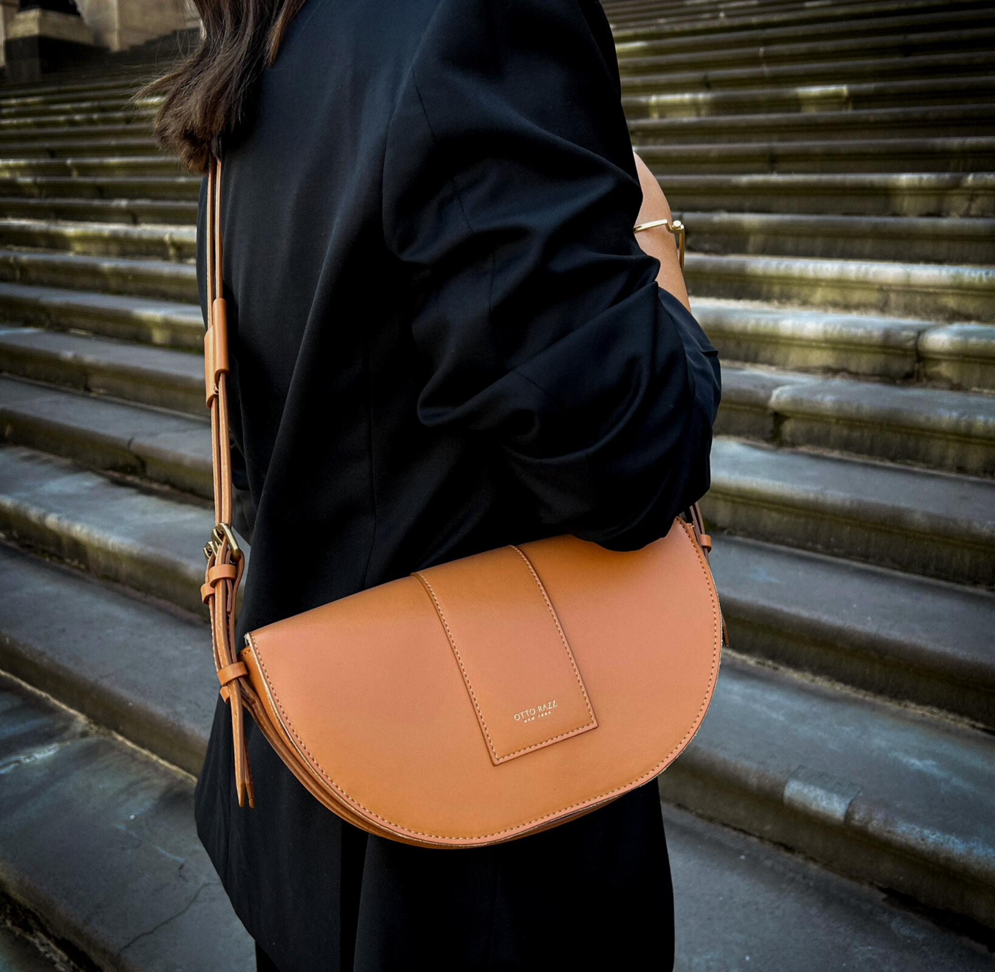 MADISON BAG IN SMOOTH TAN APPLE LEATHER