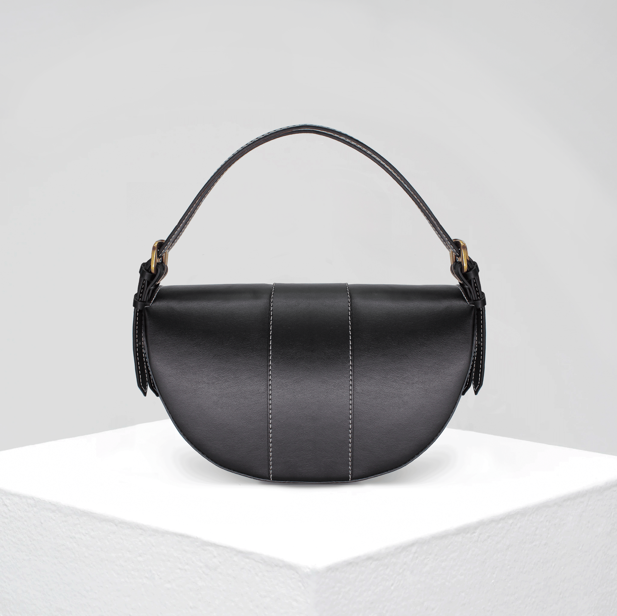 MADISON BAG IN SMOOTH BLACK APPLE LEATHER